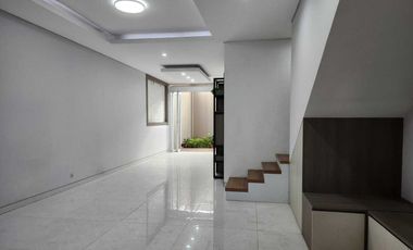 Jual Rumah Mewah di Mekarwangi