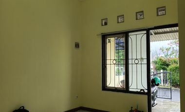 Disewakan Rumah Regency Melati Mas Serpong