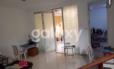 Rumah Semi furnish eastcoast park Pakuwon City