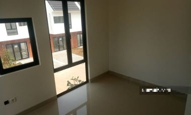Jual Rumah 2 Lantai Siap Huni di Vida Bekasi Botanica Siap KPR J-15742