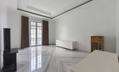 Rumah Hoek Golf Mediterania 2, Jl Priangan Golf, Sentul City
