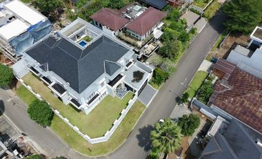 Rumah Hoek Golf Mediterania 2, Jl Priangan Golf, Sentul City