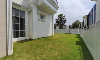 Rumah Hoek Golf Mediterania 2, Jl Priangan Golf, Sentul City