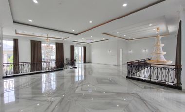 Rumah Hoek Golf Mediterania 2, Jl Priangan Golf, Sentul City