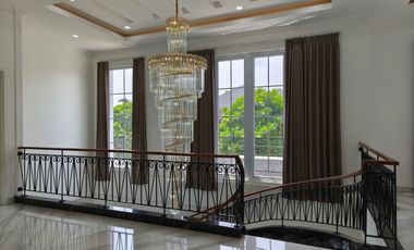 Rumah Hoek Golf Mediterania 2, Jl Priangan Golf, Sentul City