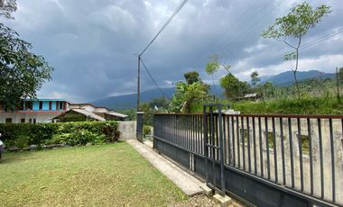 Rumah semi Villa Desa Wisata Udara Dingin Purwakarta Dijual Murah