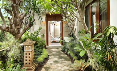 Di Jual Vila Modern Luas 2 Lantai strategis  akses jalan lebar di Jimbaran