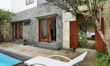 Di Jual Vila Modern Luas 2 Lantai strategis  akses jalan lebar di Jimbaran