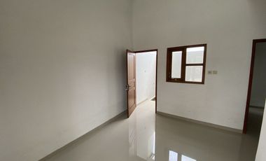 Rumah kontrakan termurah di cluster Solo Baru