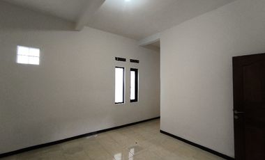 Di Sewakan Di Kontrakan Rumah Bulanan 3 lantai di daerah Jamika