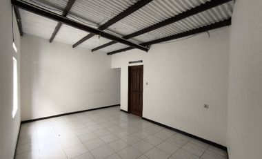 Di Sewakan Di Kontrakan Rumah Bulanan 3 lantai di daerah Jamika