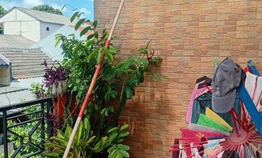 Rumah 2 Lt Hadap Selatan 15 Menit ke Mall Cibinong City J-34901