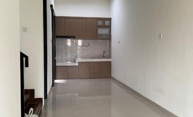 disewakan rumah manyar Tirto asri, Surabaya