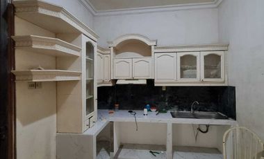 Manyar Tengah Kota 1 Lantai Siap Huni Lebar 10 Dekat Ngagel, Kertajaya