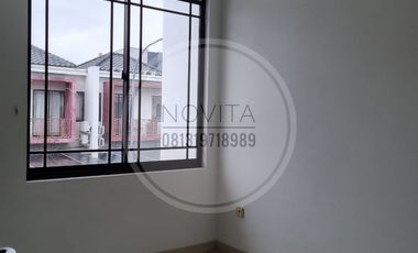 Disewakan Rumah di Green Lake City Cluster Asia 3 + 1 BR 2 Lantai