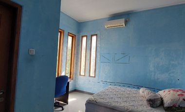 Kantor dan Rumah ada Kolam Renang dekat SMKN 1 Depok