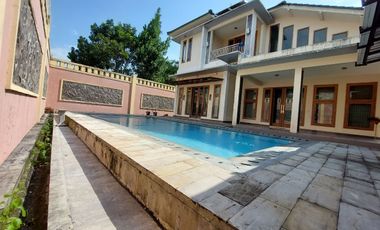 Kantor dan Rumah ada Kolam Renang dekat SMKN 1 Depok