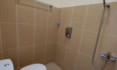 Kantor dan Rumah ada Kolam Renang dekat SMKN 1 Depok