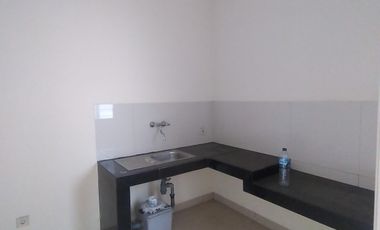 Disewakan Rumah ada Kitchen Set di Cluster Europe Green Lake City