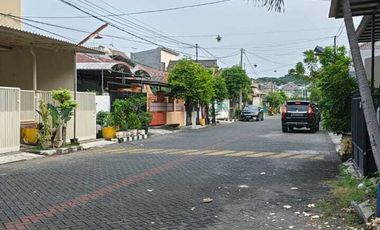 Disewakan Murah Rumah 3 Kamar di Babatan Mukti Wiyung Surabaya Barat