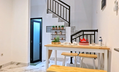 Rumah Full Furnish di Kedoya, di Jakarta Barat Unit terbatas ! 10 M