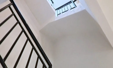 Rumah Full Furnish di Kedoya, di Jakarta Barat Unit terbatas ! 10 M