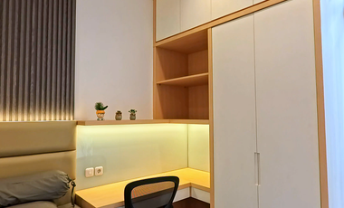 Rumah Full Furnish di Kedoya, di Jakarta Barat Unit terbatas ! 10 M