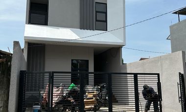 Dijual Rumah Baru Minimalis  2 Lantai Turangga BAndung