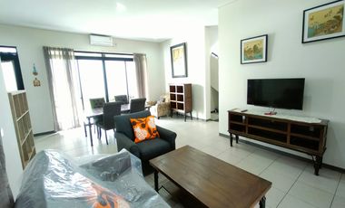 Rumah bergaya minimalist modern di Kota Baru Parahyangan