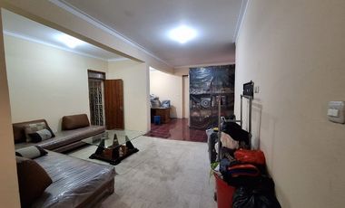 Dijua Rumah 1,5 lantai Semi Furnished Di Sawah Kurung