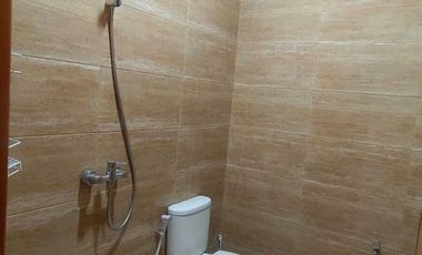 Palm Summarecon Bekasi SEWA CEPAT SEMIFURNISH ada AC Dekat Pool