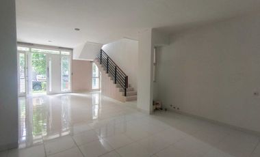 Palm Summarecon Bekasi SEWA CEPAT SEMIFURNISH ada AC Dekat Pool