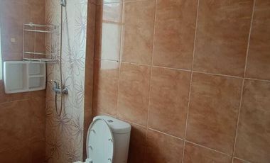 Palm Summarecon Bekasi SEWA CEPAT SEMIFURNISH ada AC Dekat Pool