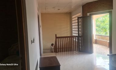 Rumah bagus bersih murah luas di jalan kaliurang km 7