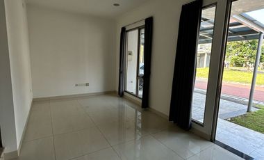 Sewa Rumah Pik Golf Island 6x15