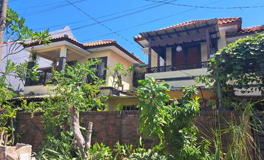 Rumah Strategis 400m² Penjaringansari Surabaya – Row Jalan 3 Mobil, 2 Menit ke MERR