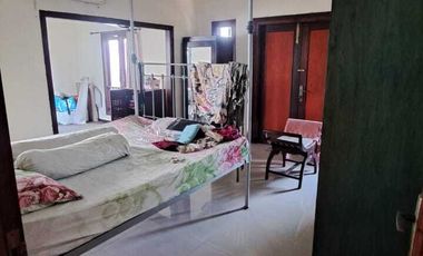 Rumah Strategis 400m² Penjaringansari Surabaya – Row Jalan 3 Mobil, 2 Menit ke MERR