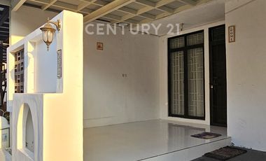 Rumah Royal Sentraland Cantik Estetik Mezzanine