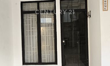 Rumah Royal Sentraland Cantik Estetik Mezzanine