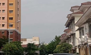 DISEWAKAN CEPAT TOWN HOUSE DI CITY RESORT