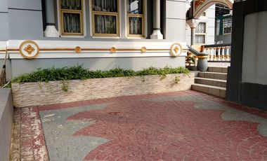 Villa Mewah 2 Lantai di Villa Kota Bunga Full Furnished