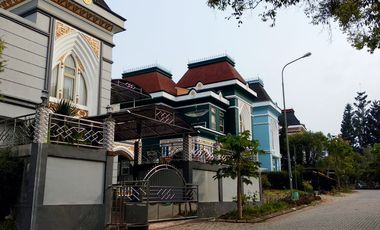 Villa Mewah 2 Lantai di Villa Kota Bunga Full Furnished