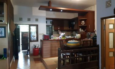 Rumah Asri Model Etnik Dekat Sekolah Budi Mulia