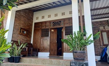 Rumah Asri Model Etnik Dekat Sekolah Budi Mulia