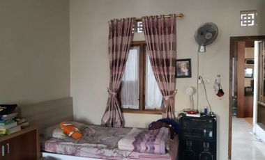 Rumah Asri Model Etnik Dekat Sekolah Budi Mulia