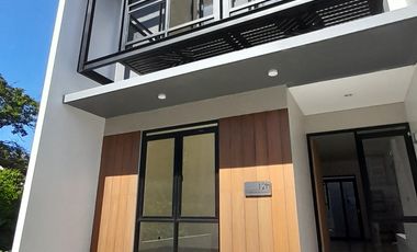 Lokasi FAVORIT Rumah di dekat Griya dan Sport Jabar ARCAMANIK Bandung dijual MURAH dan LUAS