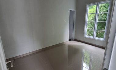 Grand Kartika Cibubur Rumah Siap Huni 2 Lantai dekat dengan LRT