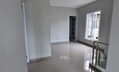 Grand Kartika Cibubur Rumah Siap Huni 2 Lantai dekat dengan LRT