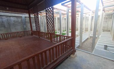DiJual Rumah Mewah berkonsep villa Di Blitar,Kandang Kambing dan Lahan