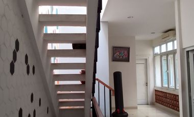 Rumah 6 Kamar Tidur SHM Siap KPR 8 Mnt ke Grand Mall Bekasi J-32603